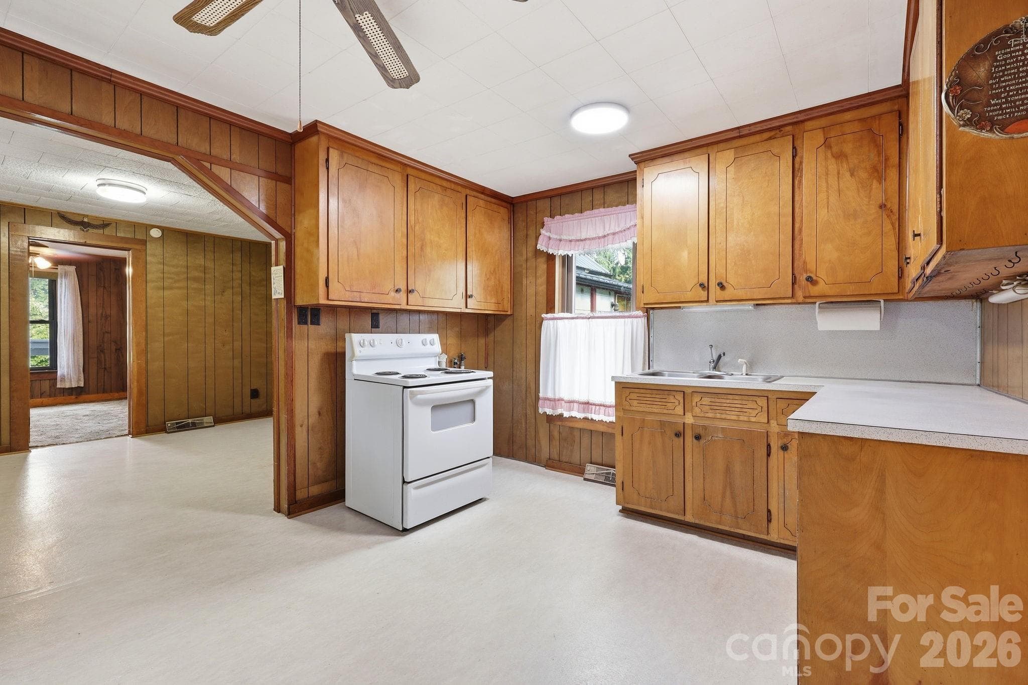 Single Family Residence at 209 Virginia Avenue, Marion, photo 8 of 41