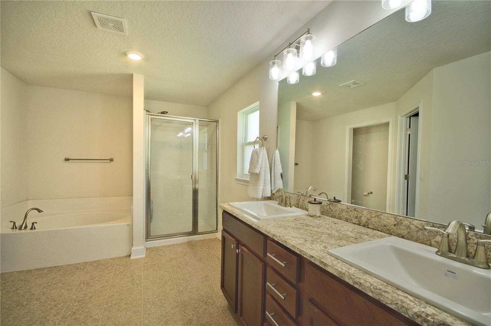 Primary Bathroom - 7733 SLOEWOOD DR, LEESBURG