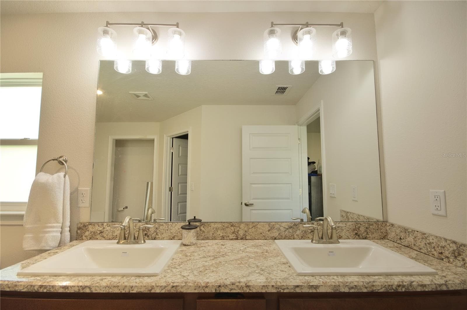 Primary Double Sinks - 7733 SLOEWOOD DR, LEESBURG