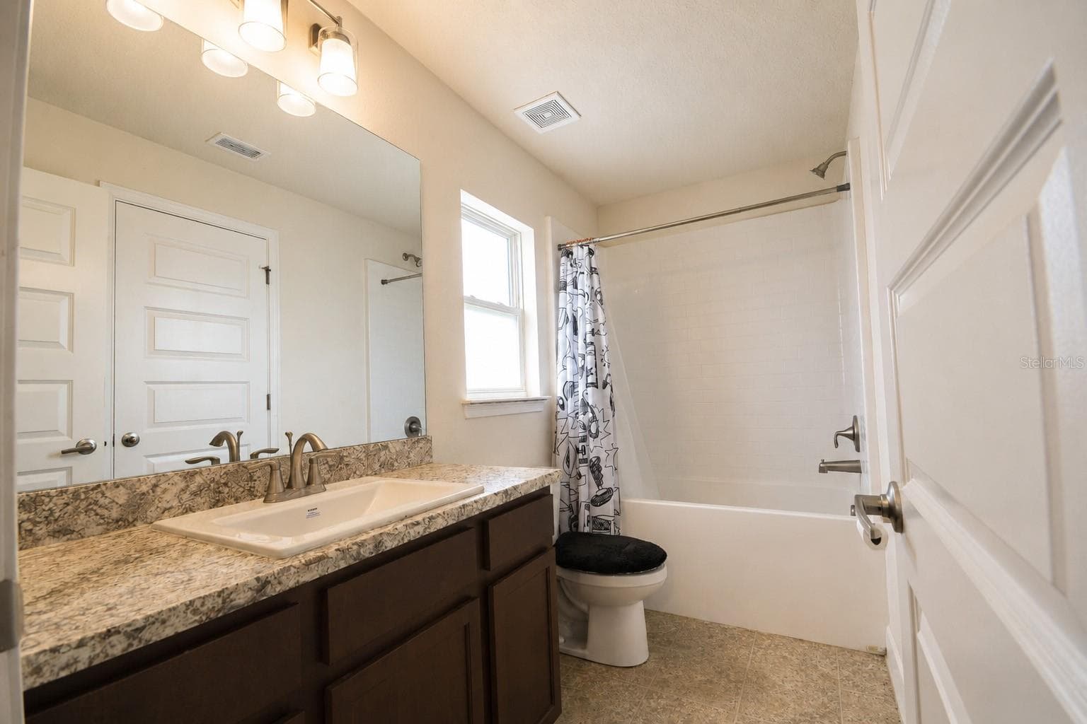 Secondary Bathroom - 7733 SLOEWOOD DR, LEESBURG