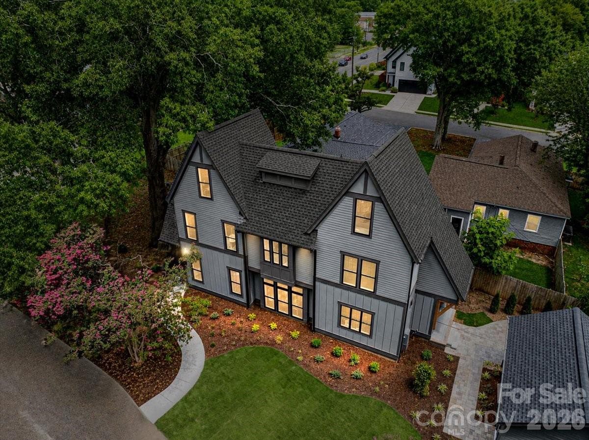 Single Family Residence at 3940 Admiral Avenue, Charlotte, photo 2 of 45
