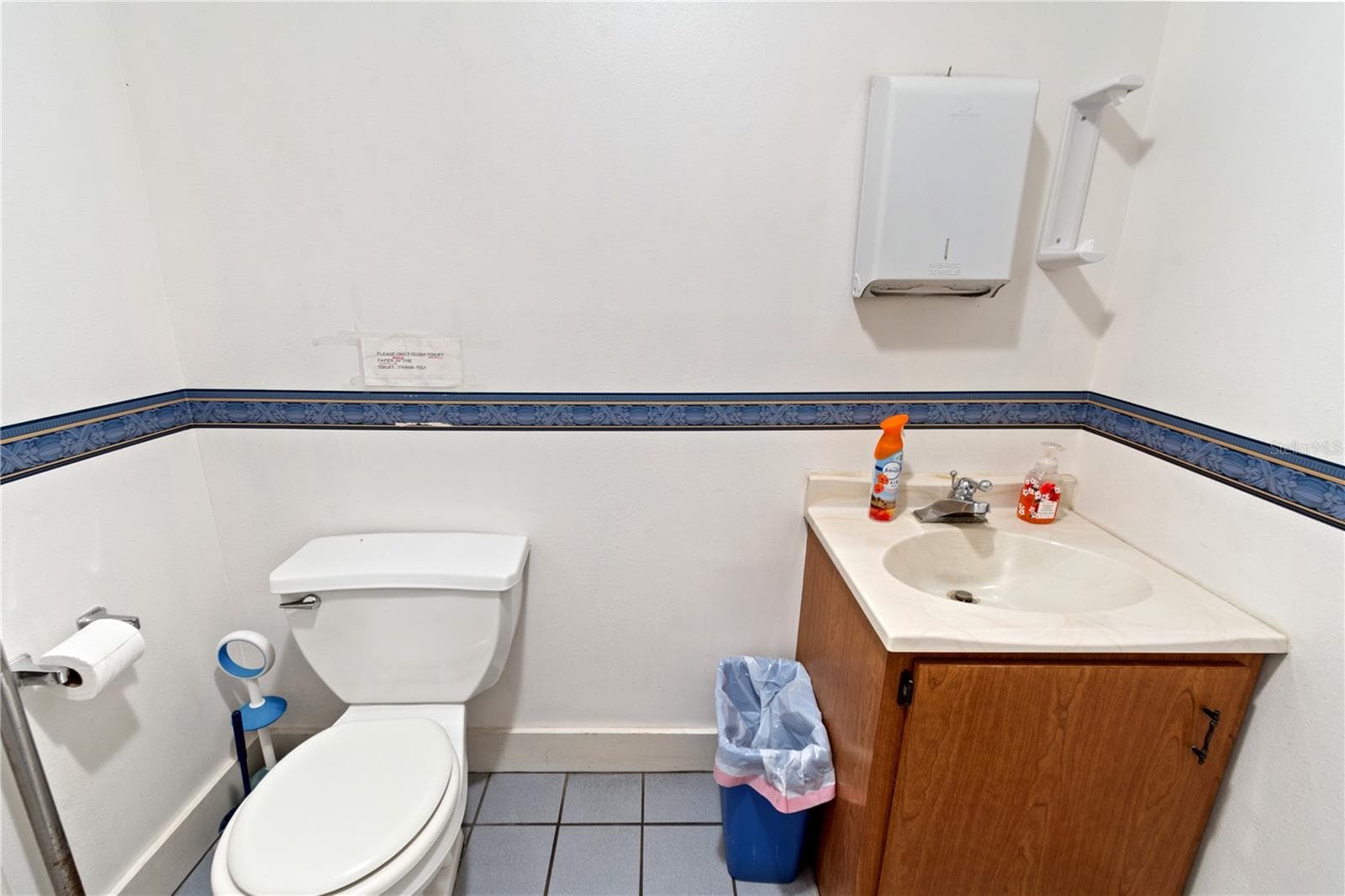 Reception restroom - 441 S 11TH ST, LAKE WALES