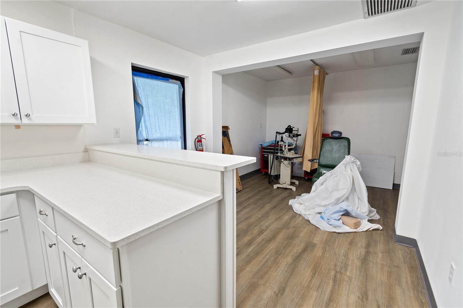 Surgical Suite - 441 S 11TH ST, LAKE WALES