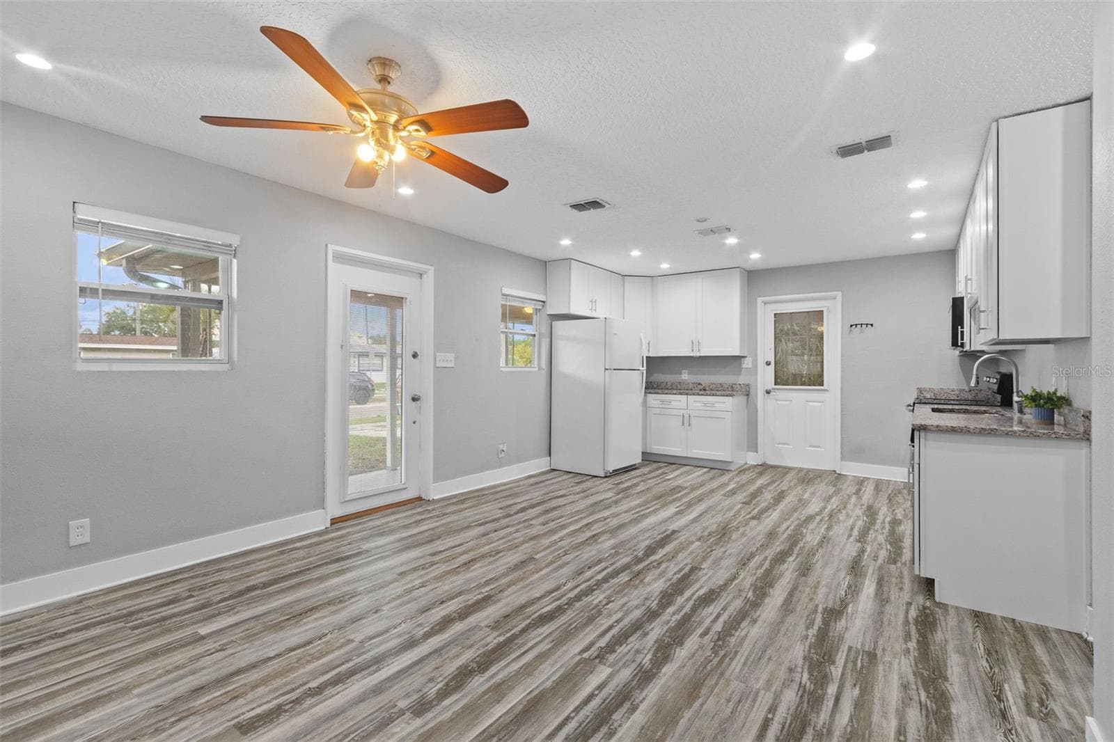 Single Family Residence at 4402 W TRILBY AVE, TAMPA, photo 5 of 28