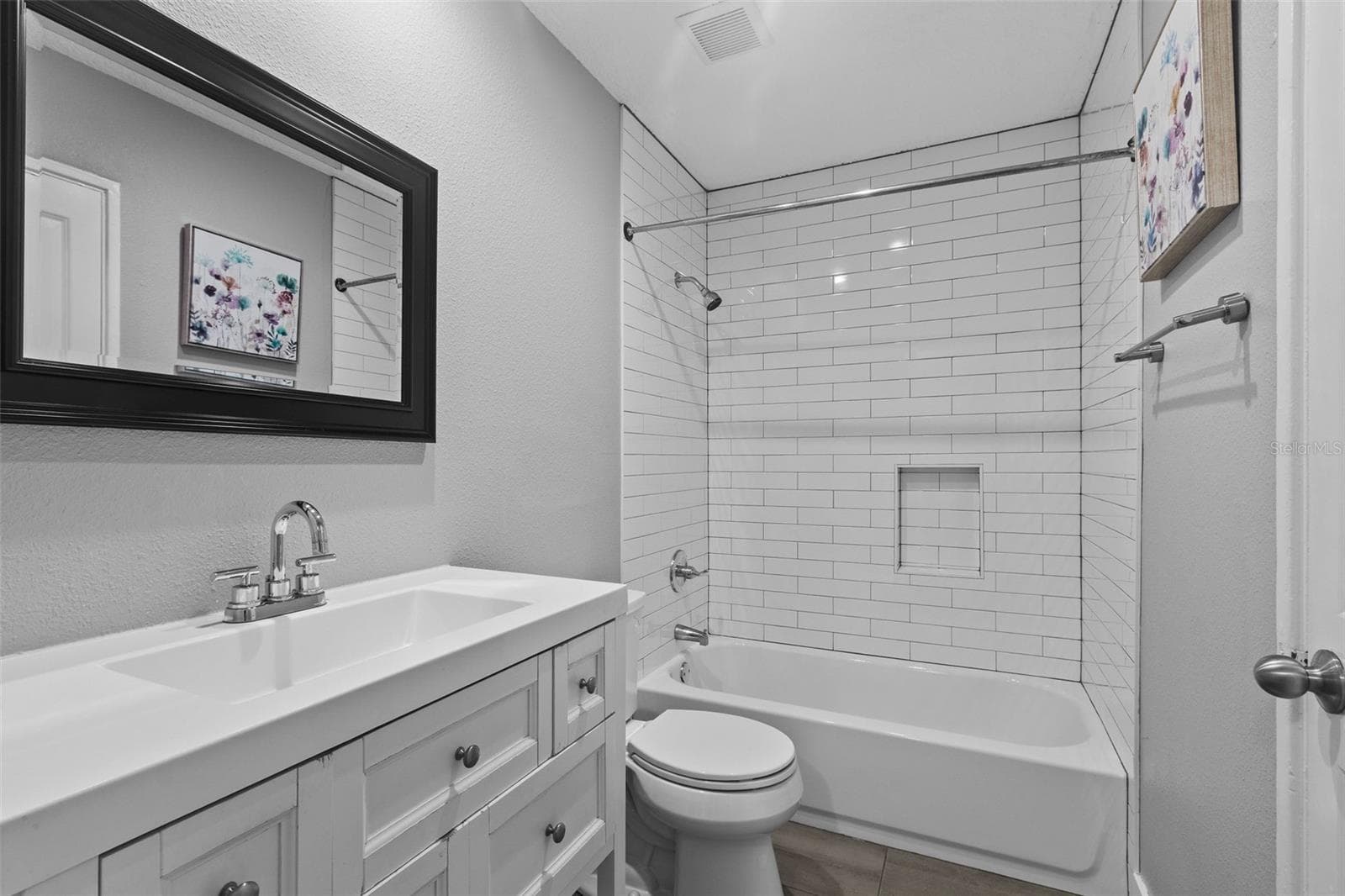 Single Family Residence at 4402 W TRILBY AVE, TAMPA, photo 8 of 28