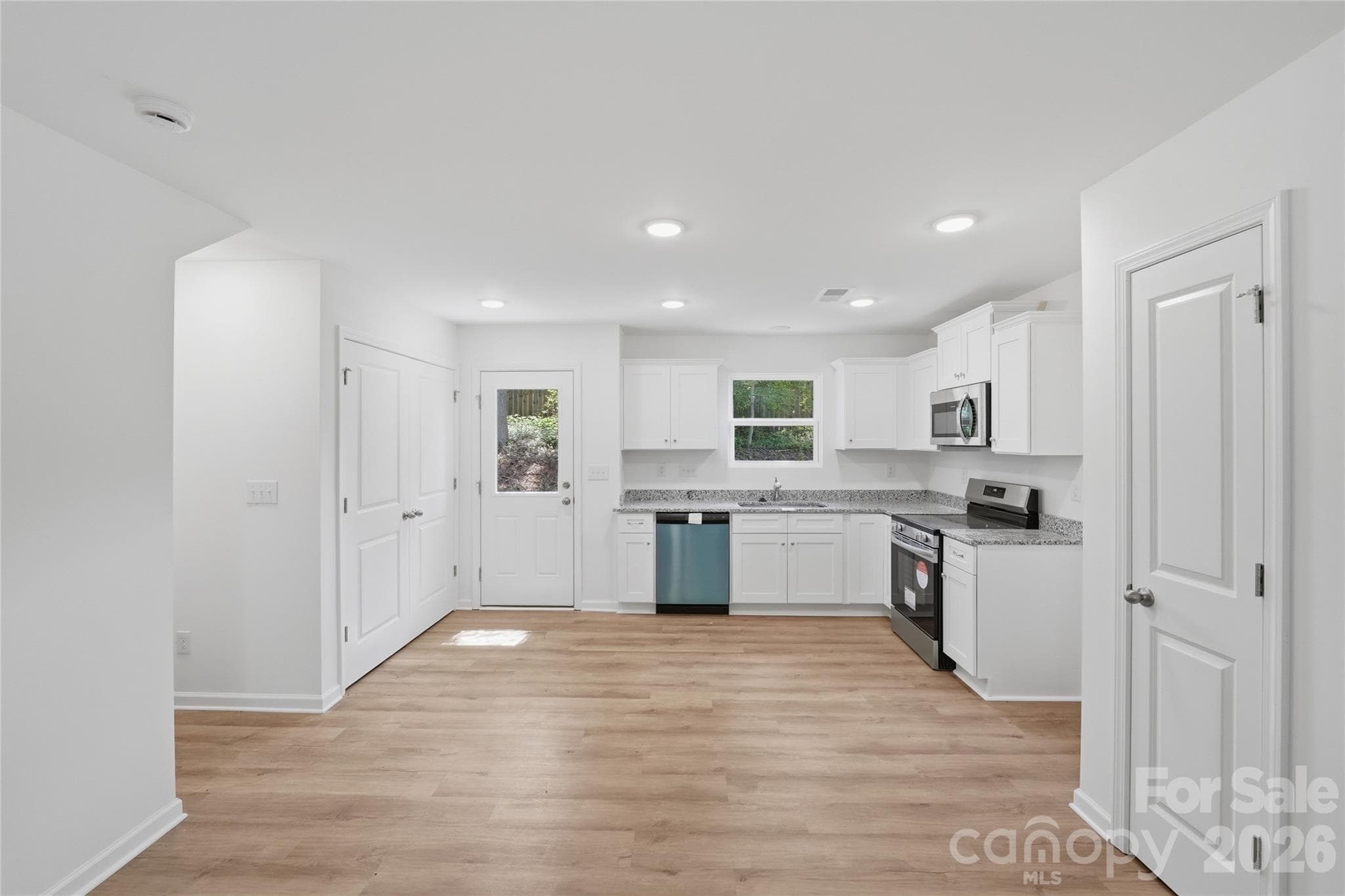 Single Family Residence at 333 Buckelew Street, Lancaster, photo 9 of 24