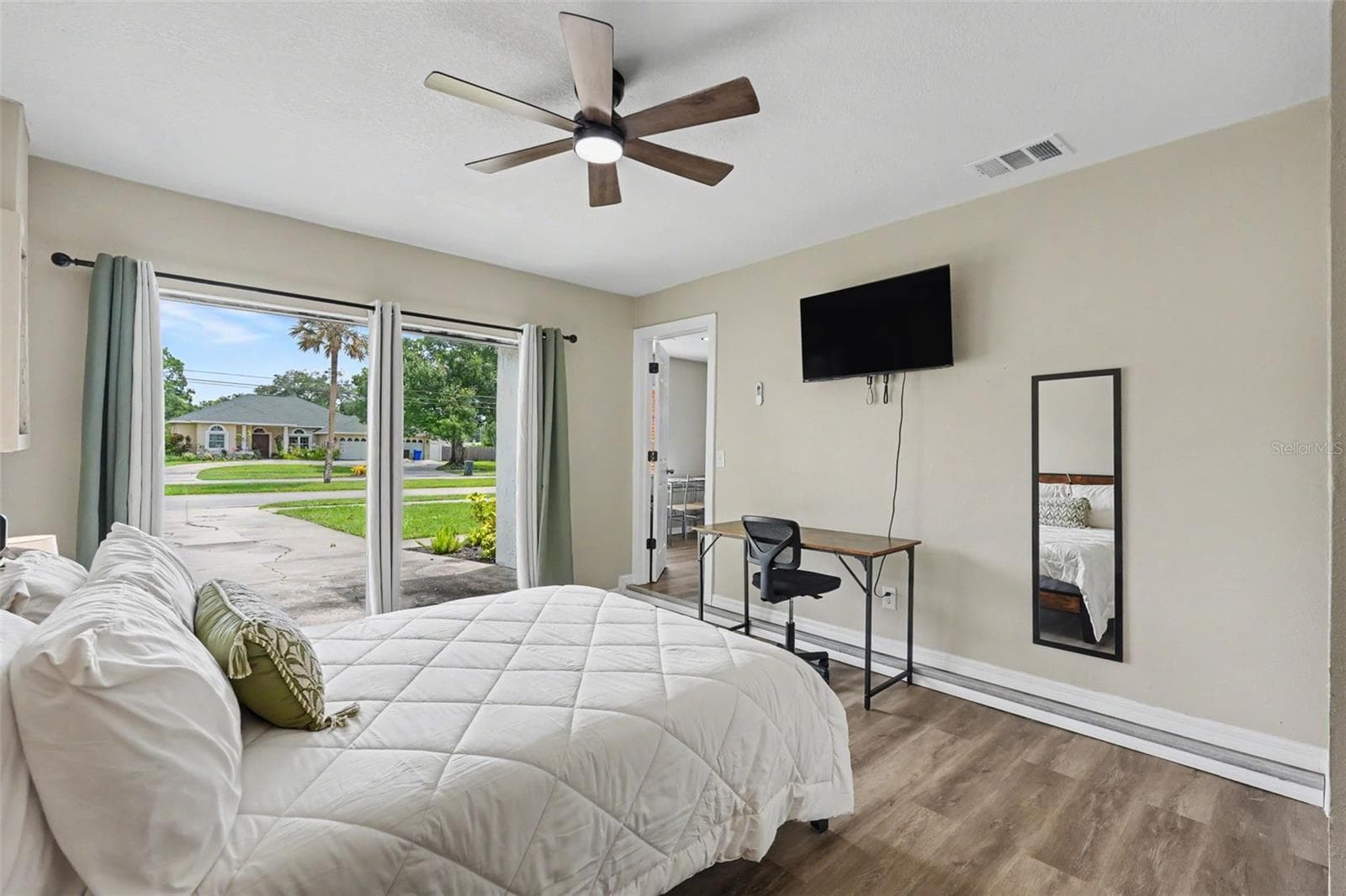 Single Family Residence at 102 SHORE DR E, OLDSMAR, photo 18 of 34