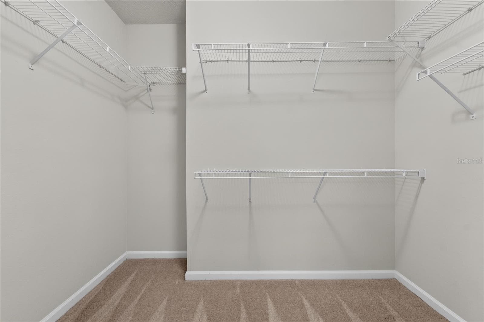 Primary closet - 2005 RIVER TURIA CIR, RIVERVIEW