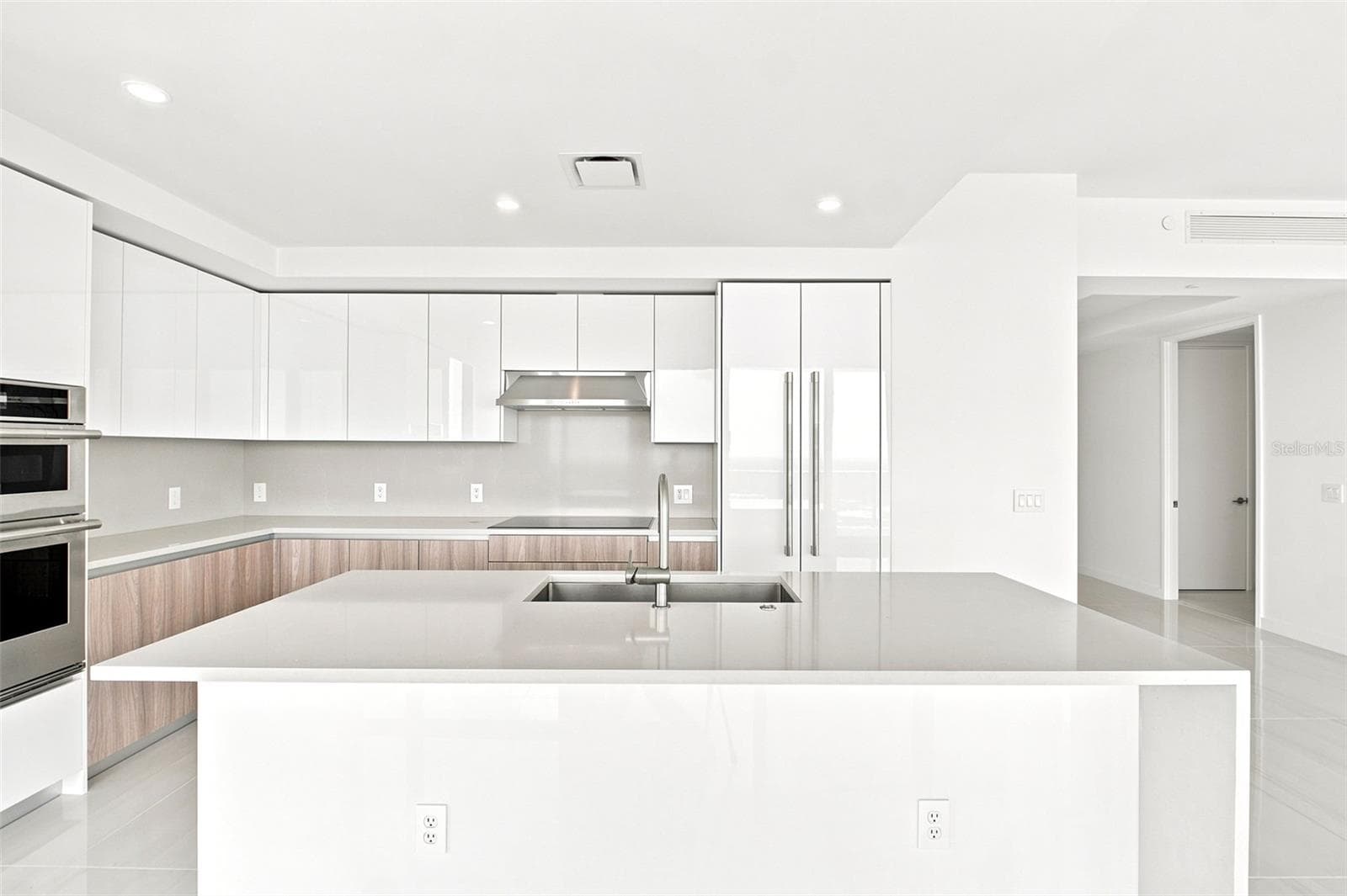 Condominium at 400 CENTRAL AVE #2901, ST PETERSBURG, photo 23 of 96