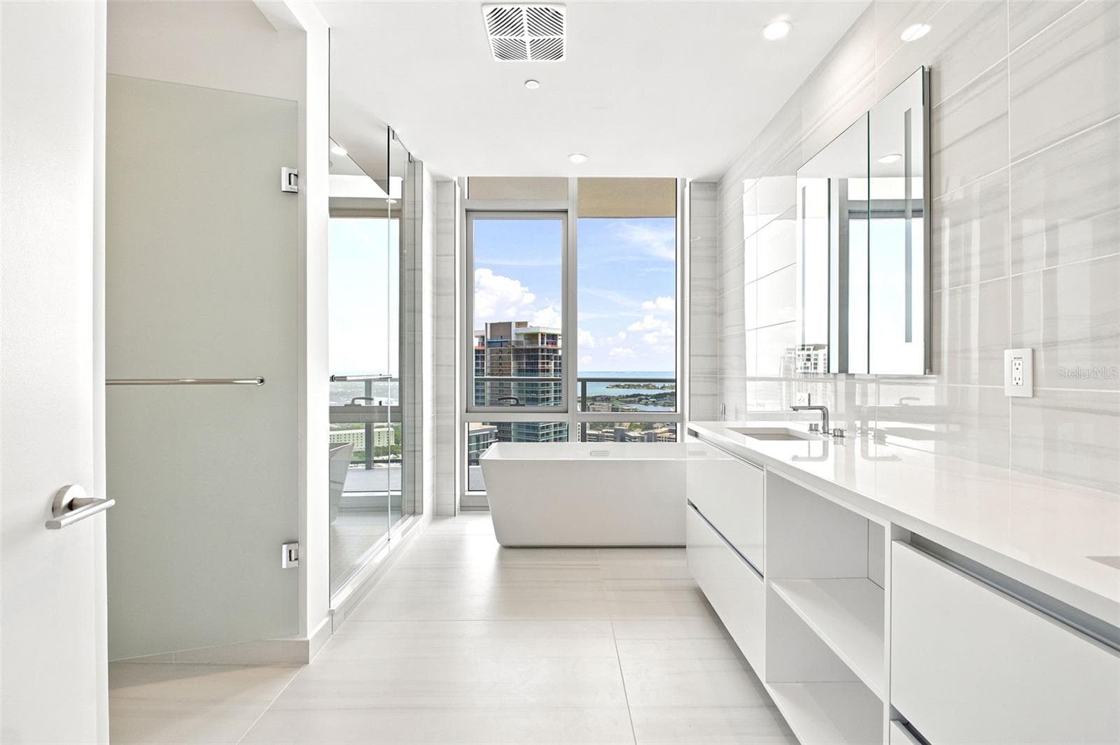 Condominium at 400 CENTRAL AVE #2901, ST PETERSBURG, photo 36 of 96