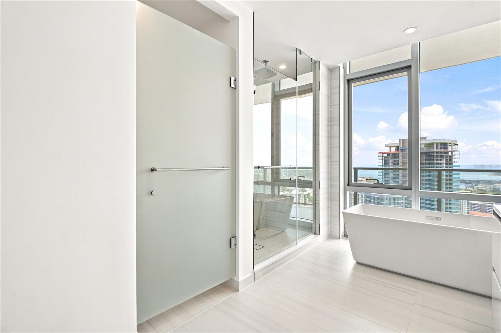 Condominium at 400 CENTRAL AVE #2901, ST PETERSBURG, photo 38 of 96