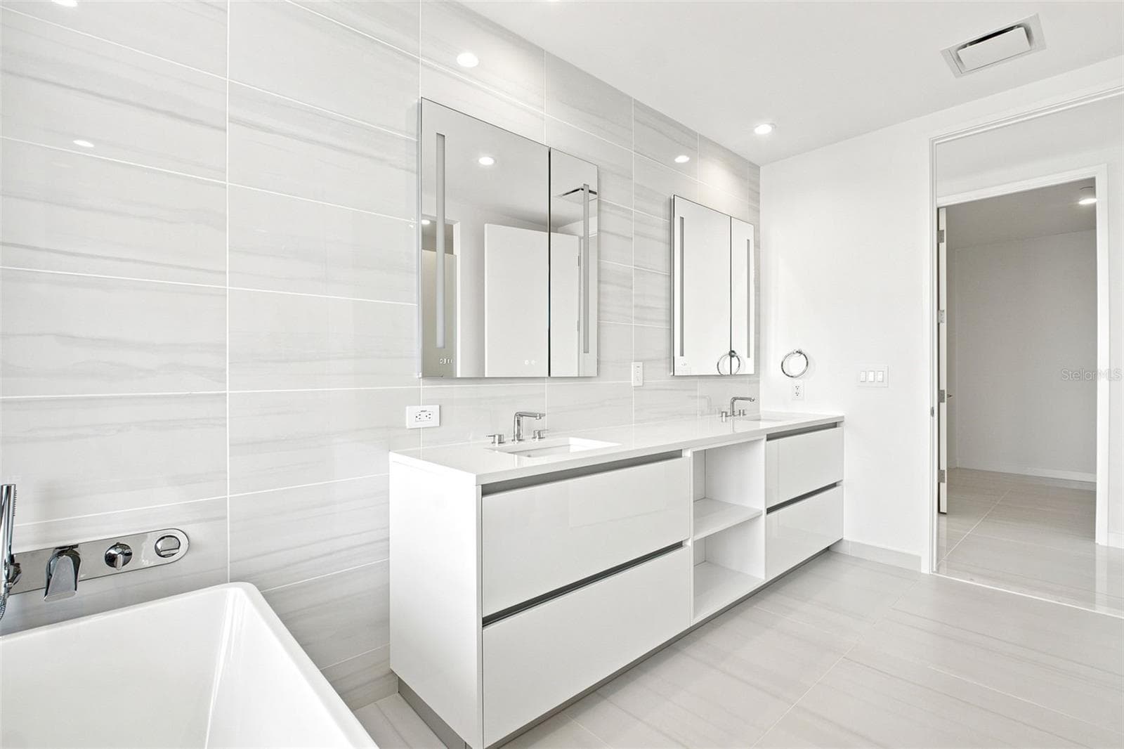 Condominium at 400 CENTRAL AVE #2901, ST PETERSBURG, photo 41 of 96