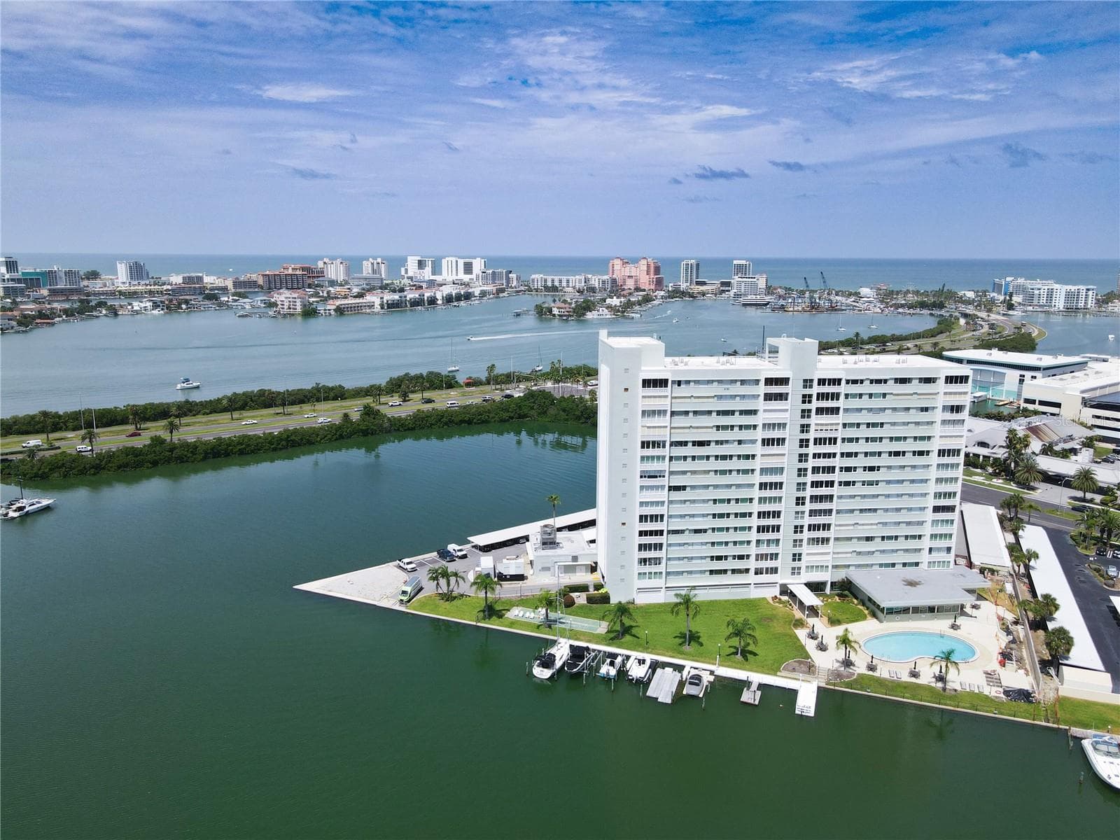 31 ISLAND WAY #505