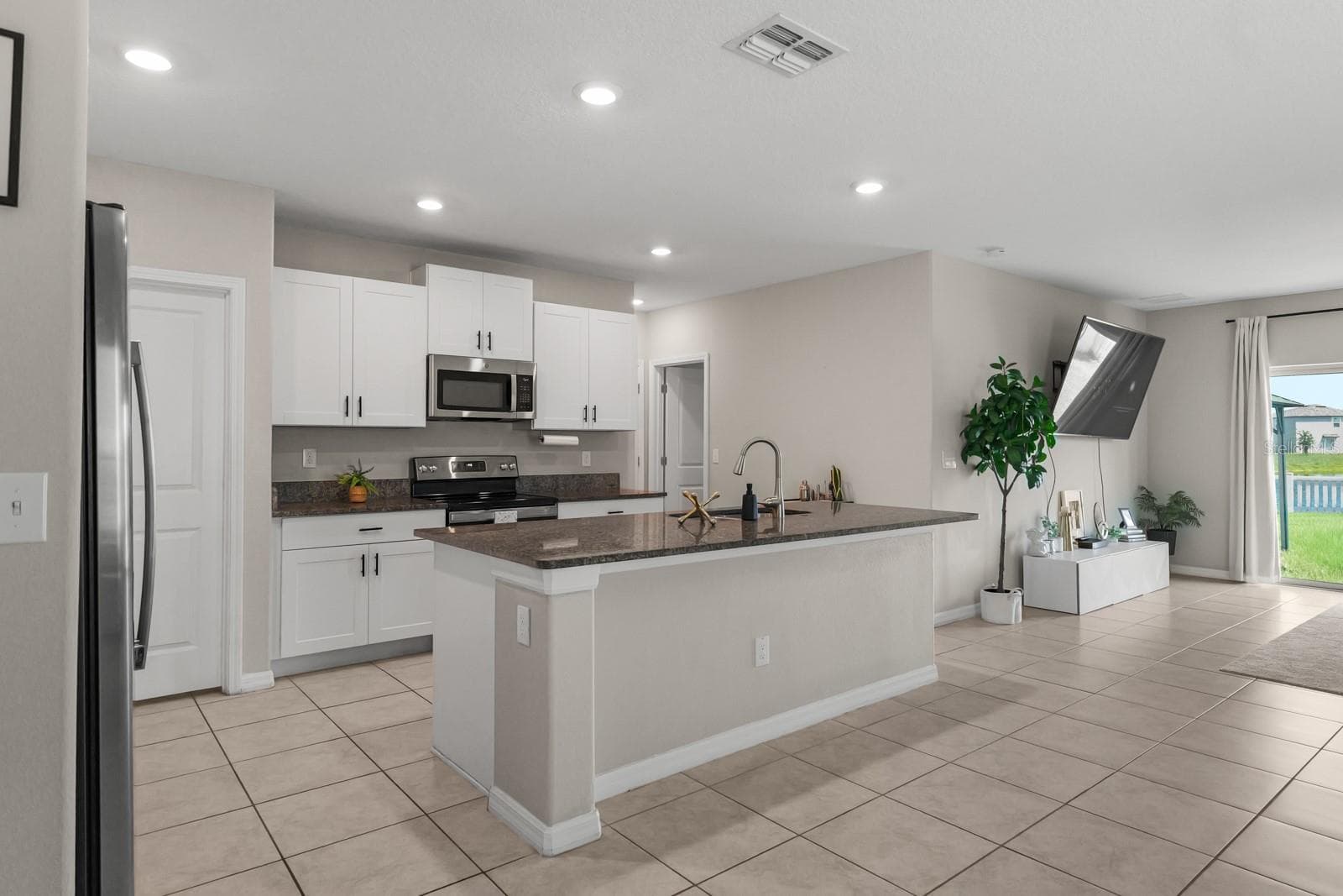 Single Family Residence at 31575 BARREL WAVE WAY, WESLEY CHAPEL, photo 5 of 42