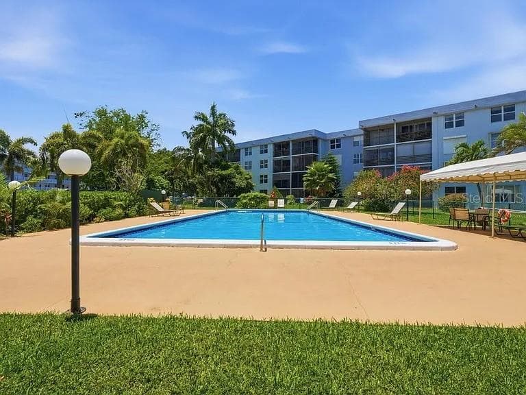 Condominium at 107 ROYAL PARK DR #2G, OAKLAND PARK, photo 18 of 20
