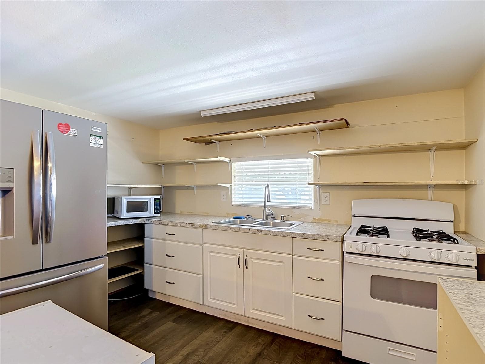 Kitchen - 39032 OLA AVE, ZEPHYRHILLS