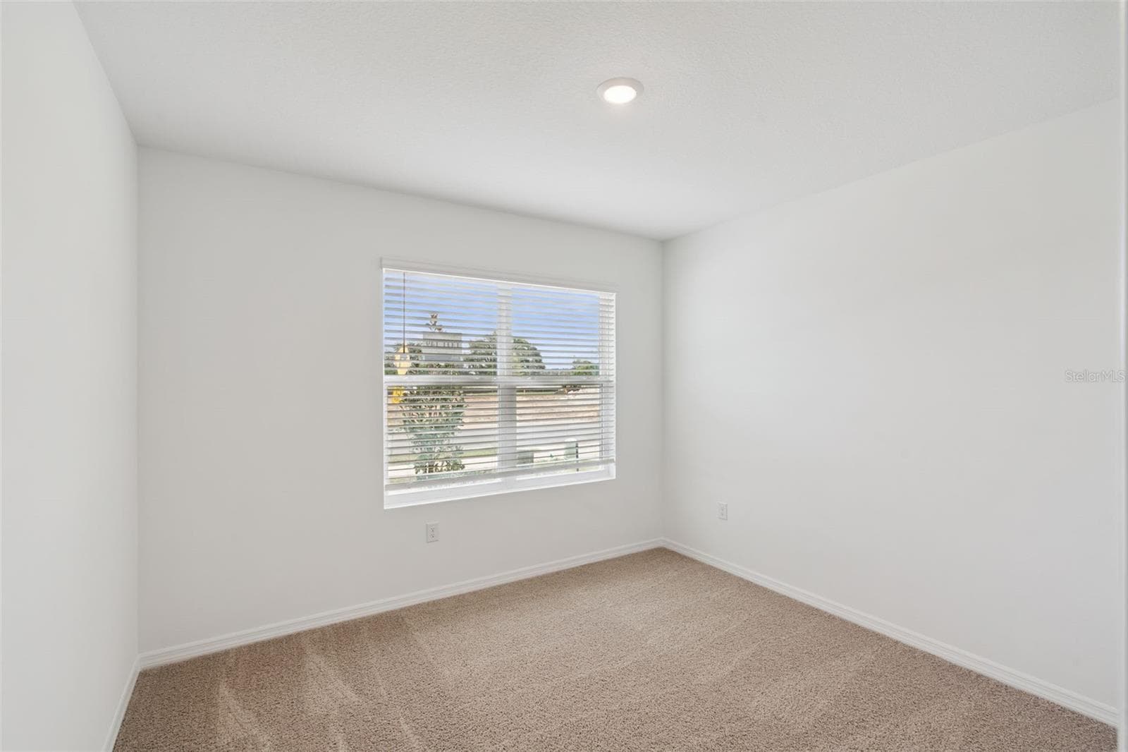 Single Family Residence at 8476 FOX DEN CV, LAKELAND, photo 13 of 19