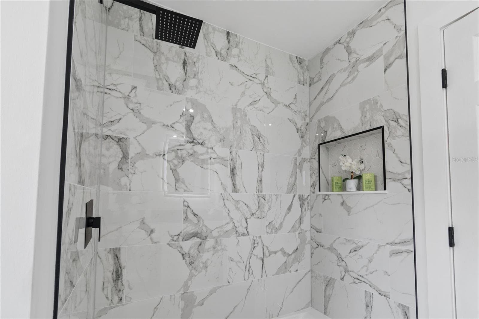BATHTUB - 1530 49TH ST N, ST PETERSBURG