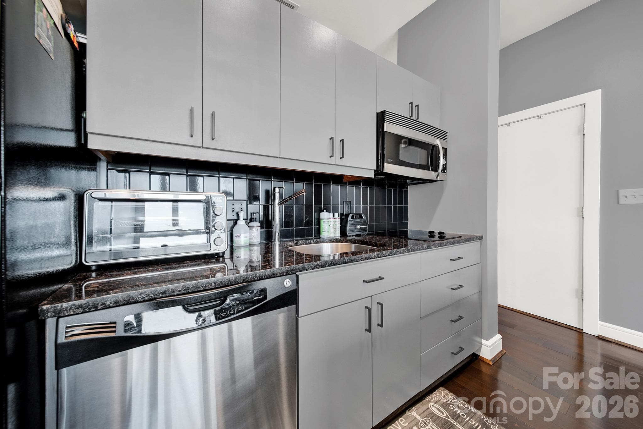 Condominium at 333 W Trade Street, Charlotte, photo 9 of 31
