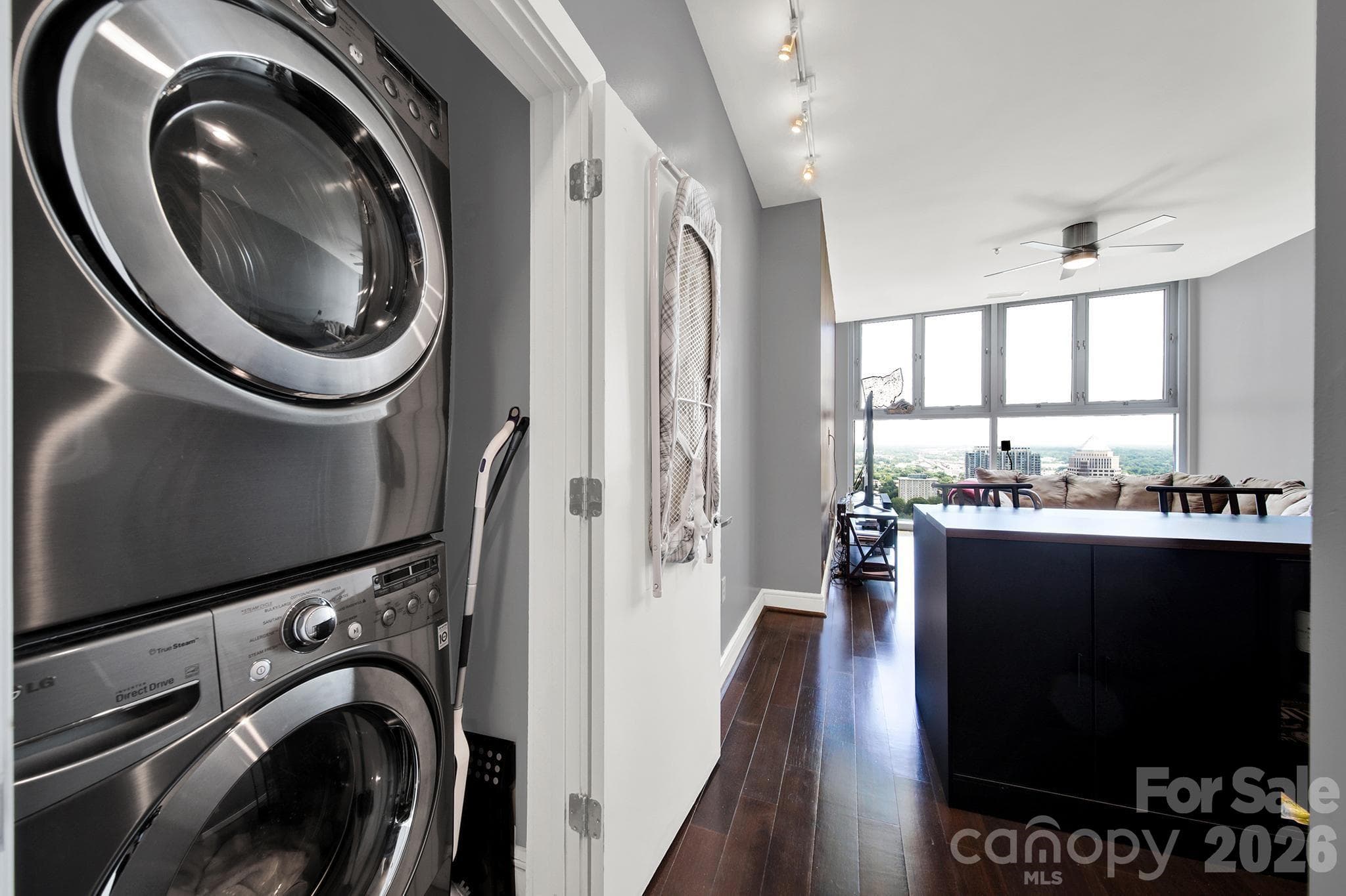 Condominium at 333 W Trade Street, Charlotte, photo 11 of 31