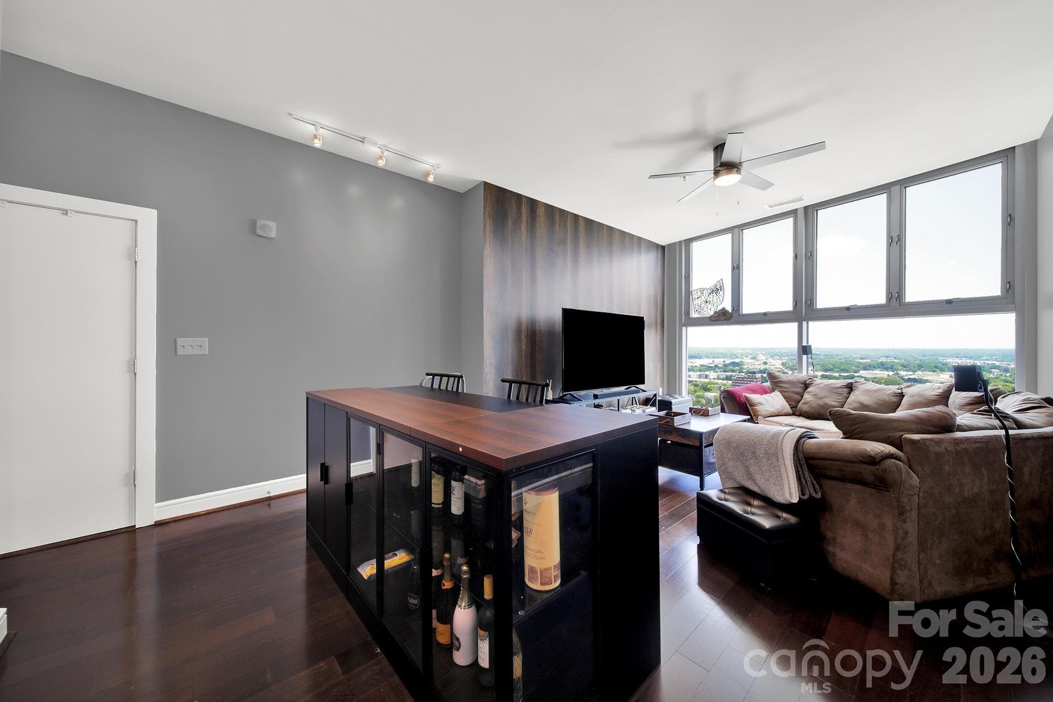 Condominium at 333 W Trade Street, Charlotte, photo 12 of 31