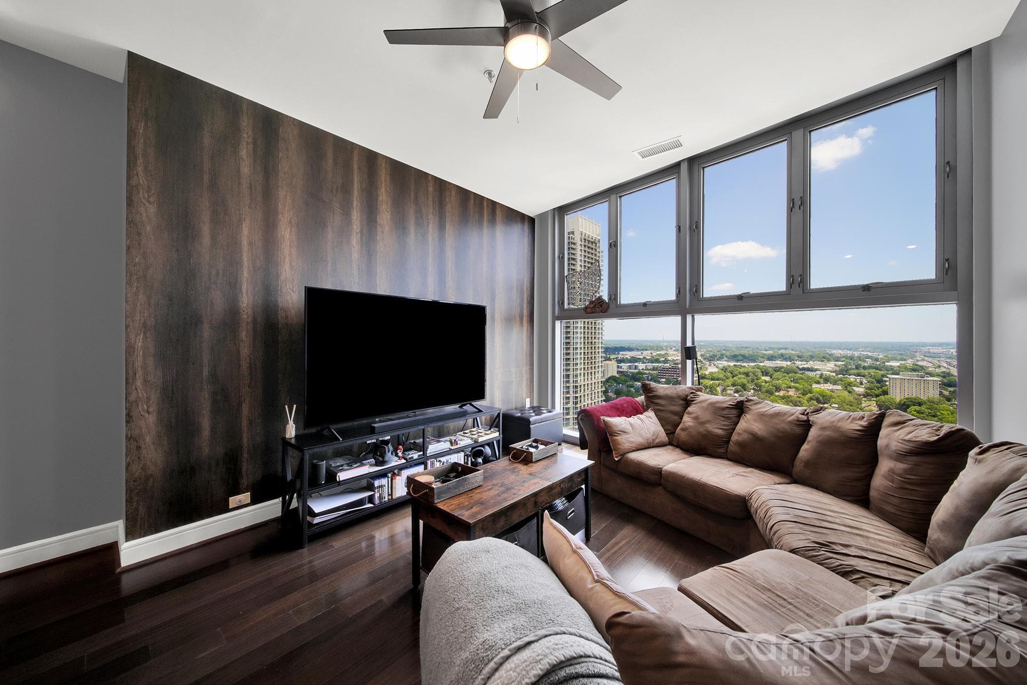 Condominium at 333 W Trade Street, Charlotte, photo 13 of 31