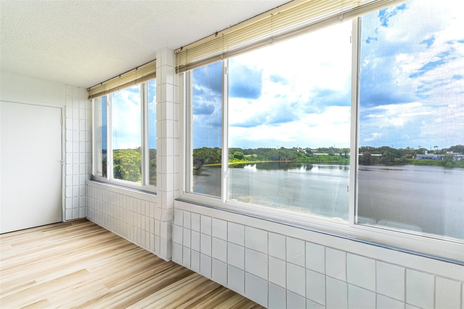 Condominium at 700 MIRROR TER NW #511, WINTER HAVEN, photo 15 of 51