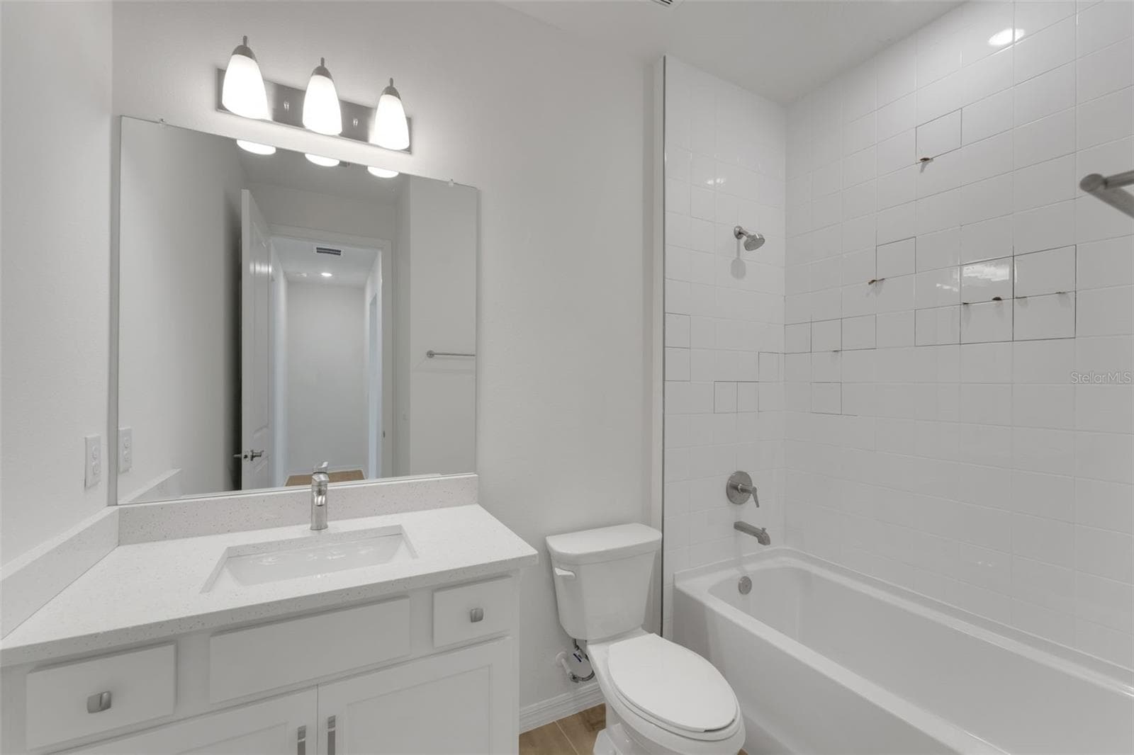 Single Family Residence at 16935 SQUIRREL BRANCH LN, ALVA, photo 16 of 35