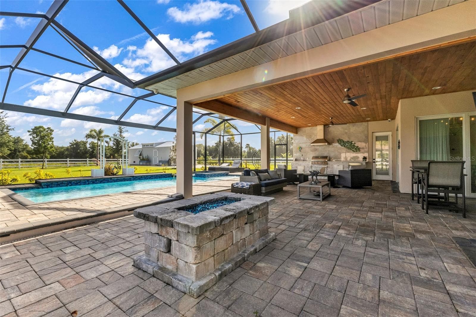 Single Family Residence at 28975 SMUGGLERS LN, PUNTA GORDA, photo 32 of 88