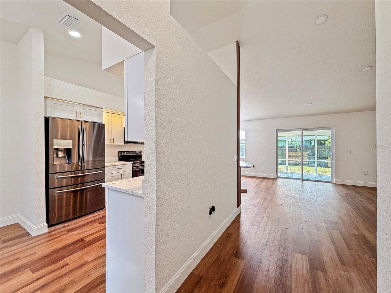 Single Family Residence at 2617 SUNDANCE CIR, MULBERRY, photo 4 of 31