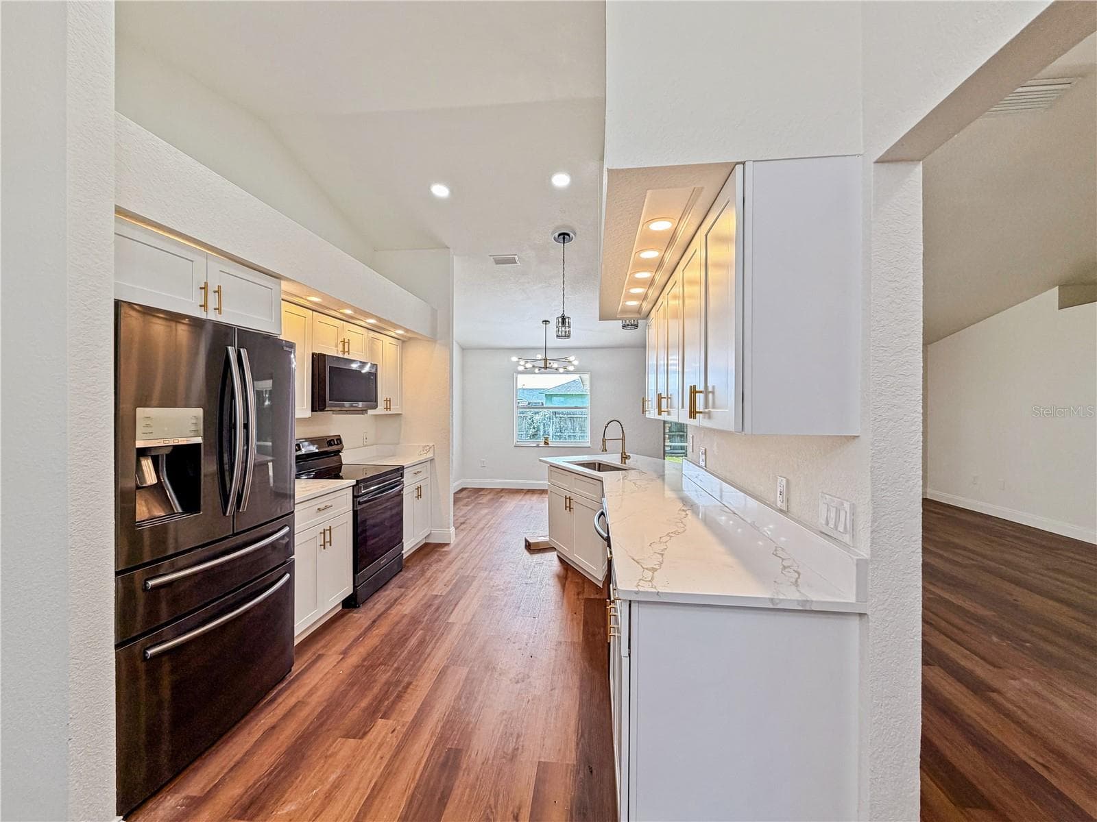 Single Family Residence at 2617 SUNDANCE CIR, MULBERRY, photo 5 of 31