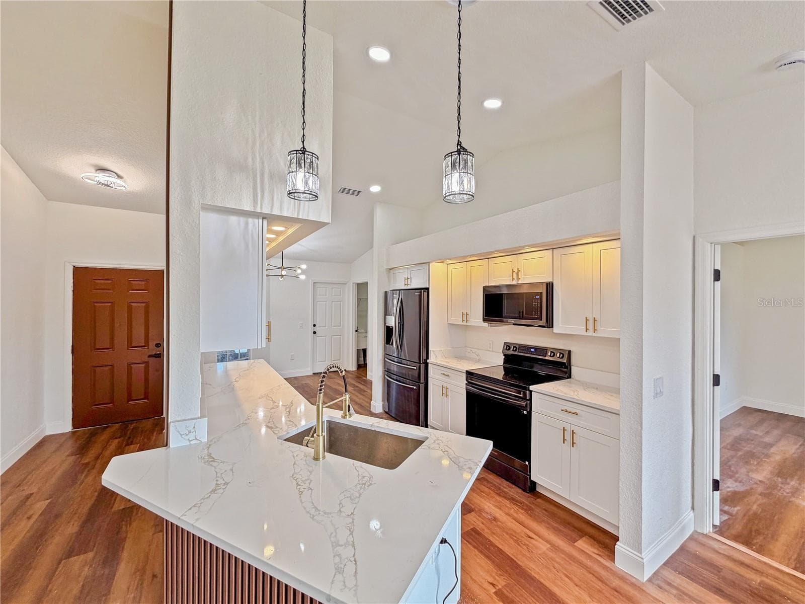 Single Family Residence at 2617 SUNDANCE CIR, MULBERRY, photo 10 of 31