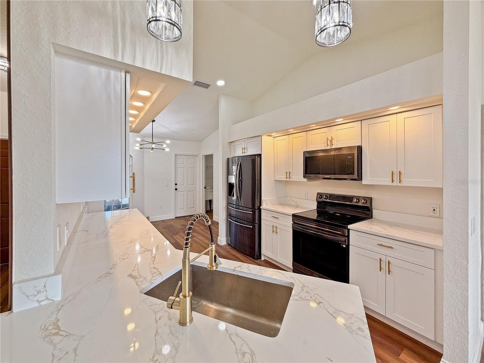 Single Family Residence at 2617 SUNDANCE CIR, MULBERRY, photo 12 of 31