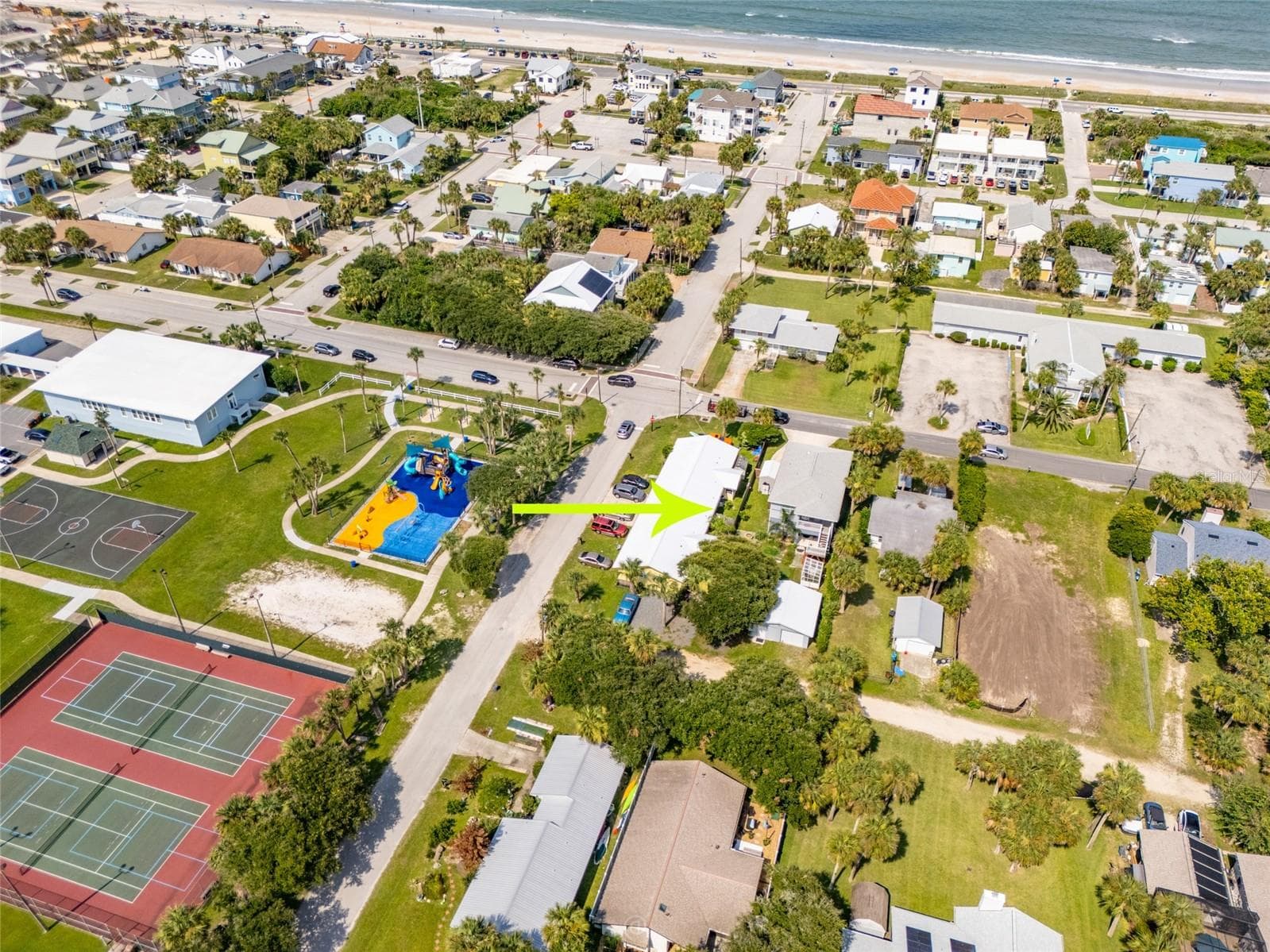 Centrally located on the south side of Flagler Beach. Three blocks to the beach - 904 S DAYTONA AVE, FLAGLER BEACH