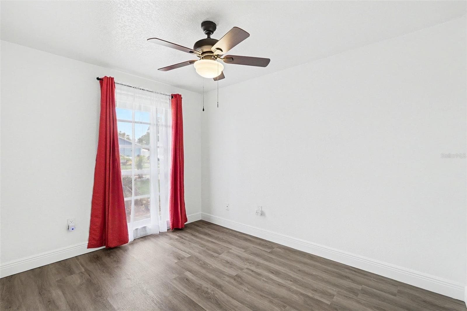Single Family Residence at 8253 GREENLEAF CIR, TAMPA, photo 17 of 22