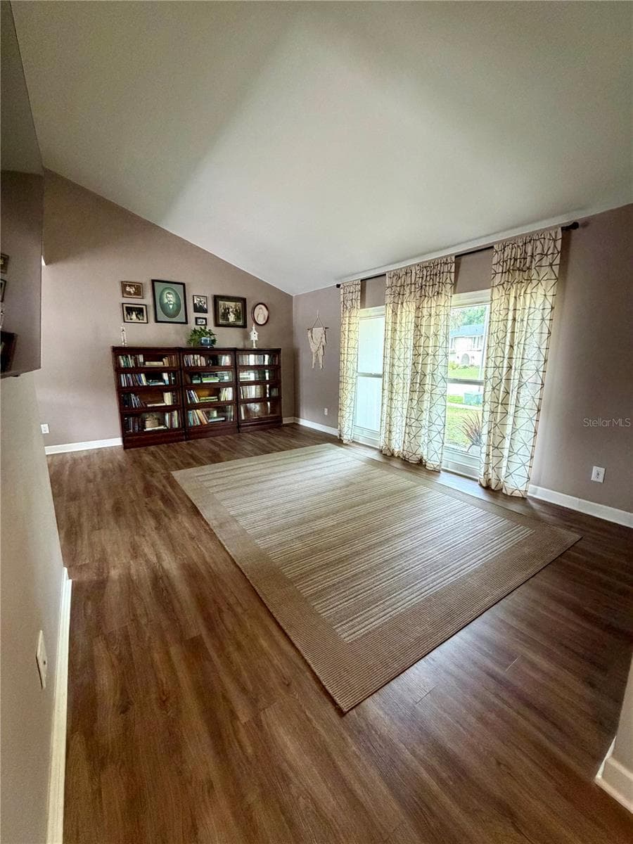 Single Family Residence at 15705 CASHMERE LN, TAMPA, photo 12 of 31