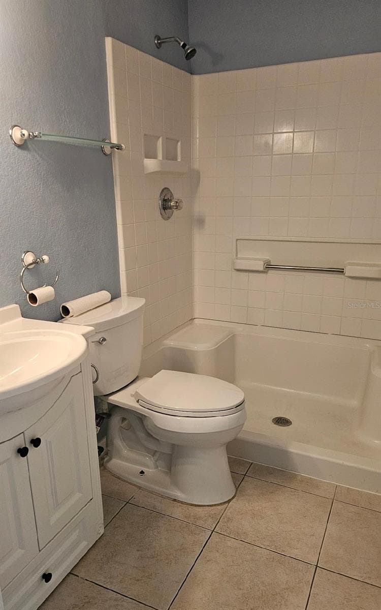 HALL.BATH - 13109 ELGAR PL, RIVERVIEW