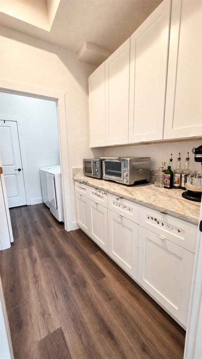Butler Pantry to Laundry Room - 759 LAKE BALDWIN LN, ORLANDO