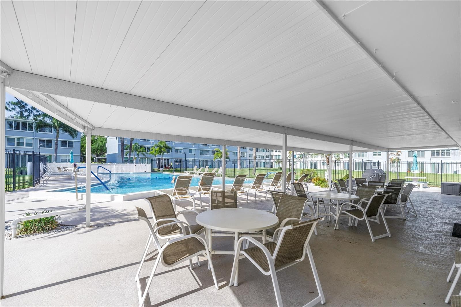Condominium at 4715 BAY ST NE #320, ST PETERSBURG, photo 29 of 33