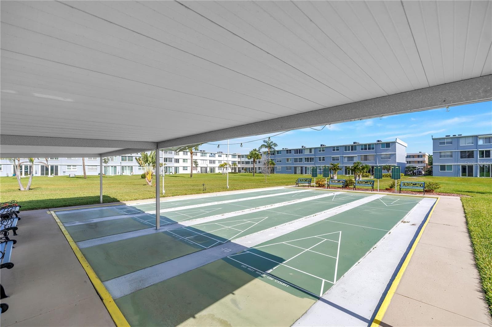 Condominium at 4715 BAY ST NE #320, ST PETERSBURG, photo 30 of 33