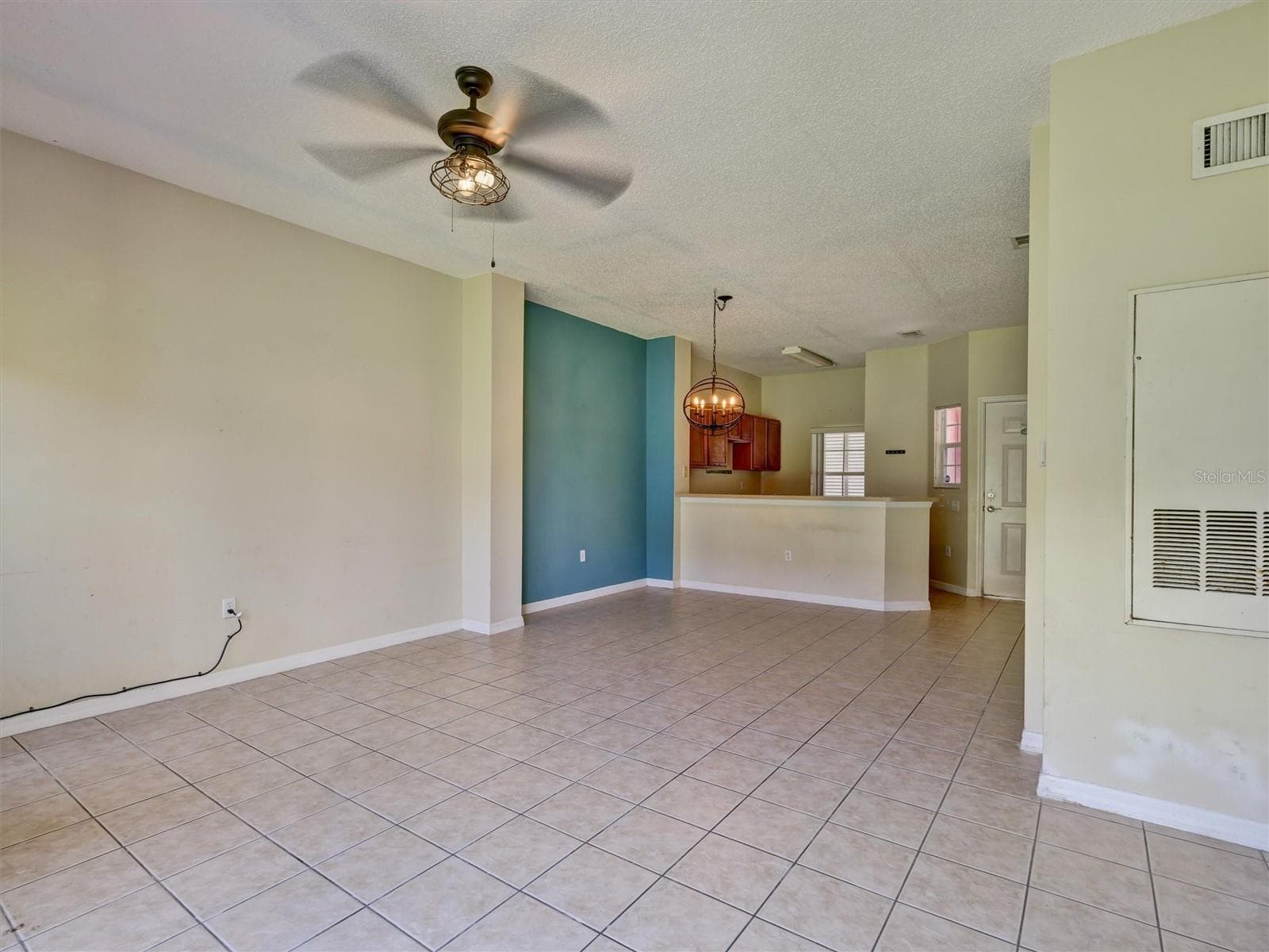 Living + Dining - 8407 BLUE LAGOON DR, KISSIMMEE