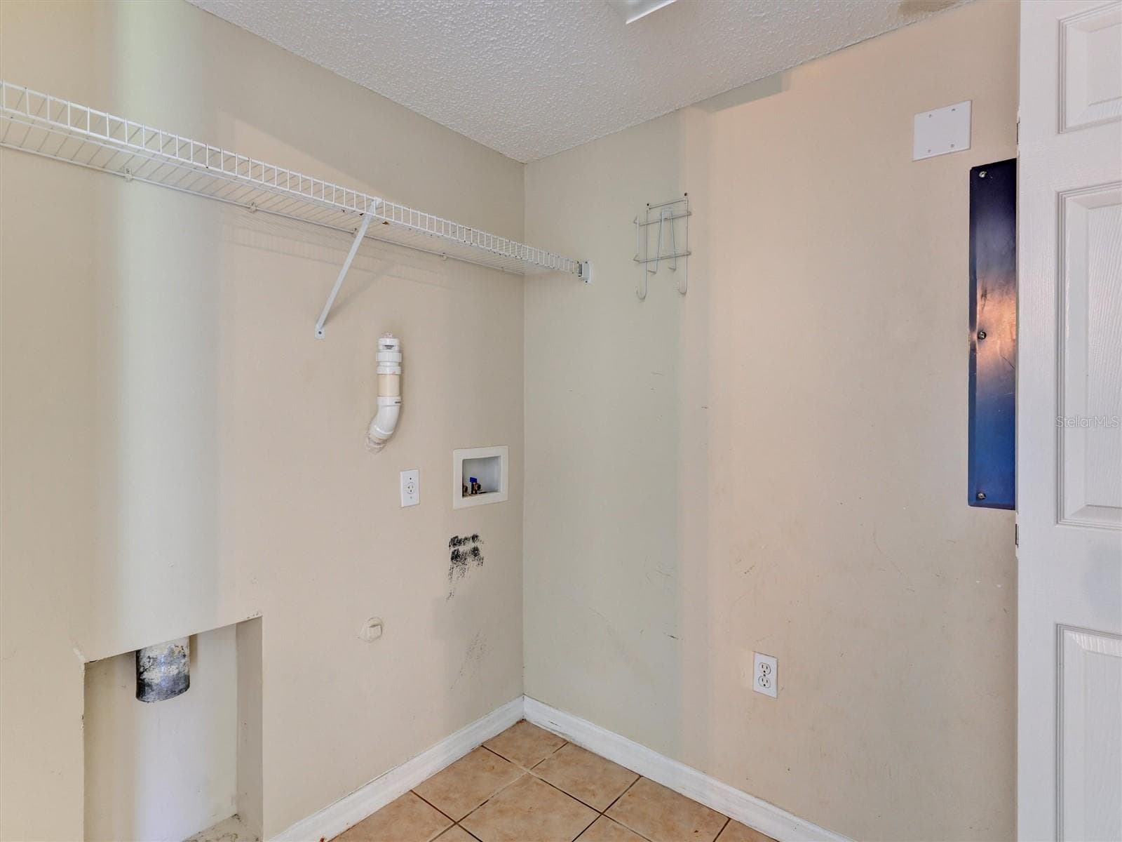 Laundry Downstairs - 8407 BLUE LAGOON DR, KISSIMMEE