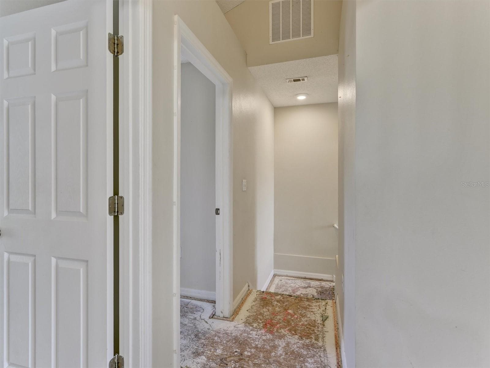 Hallway - 8407 BLUE LAGOON DR, KISSIMMEE