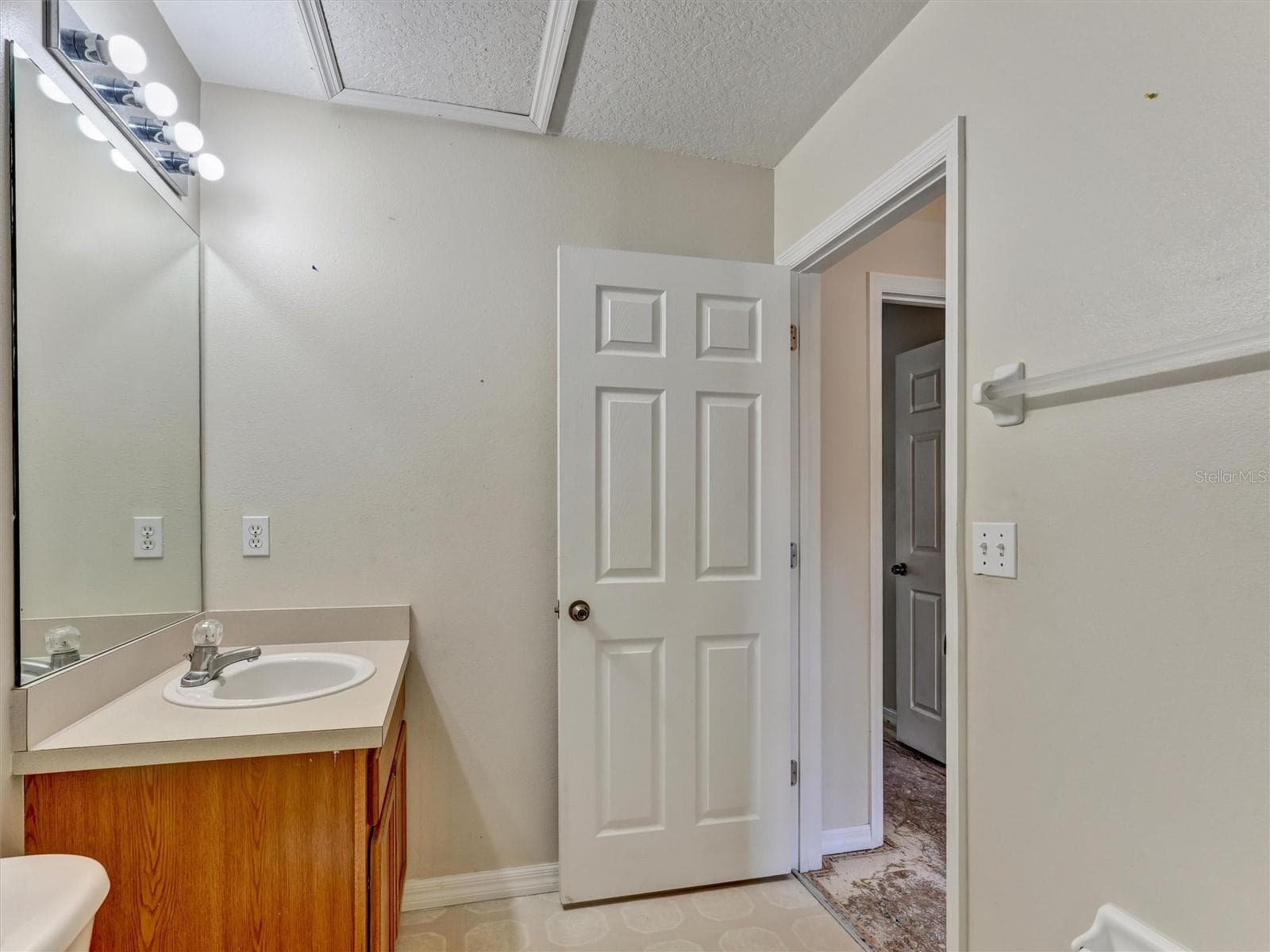 Bath 2 - 8407 BLUE LAGOON DR, KISSIMMEE
