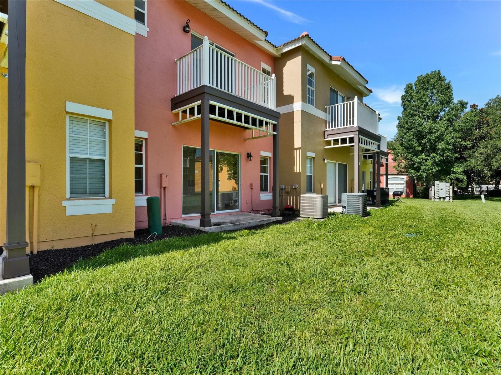 Backyard + Patio & Balcony - 8407 BLUE LAGOON DR, KISSIMMEE