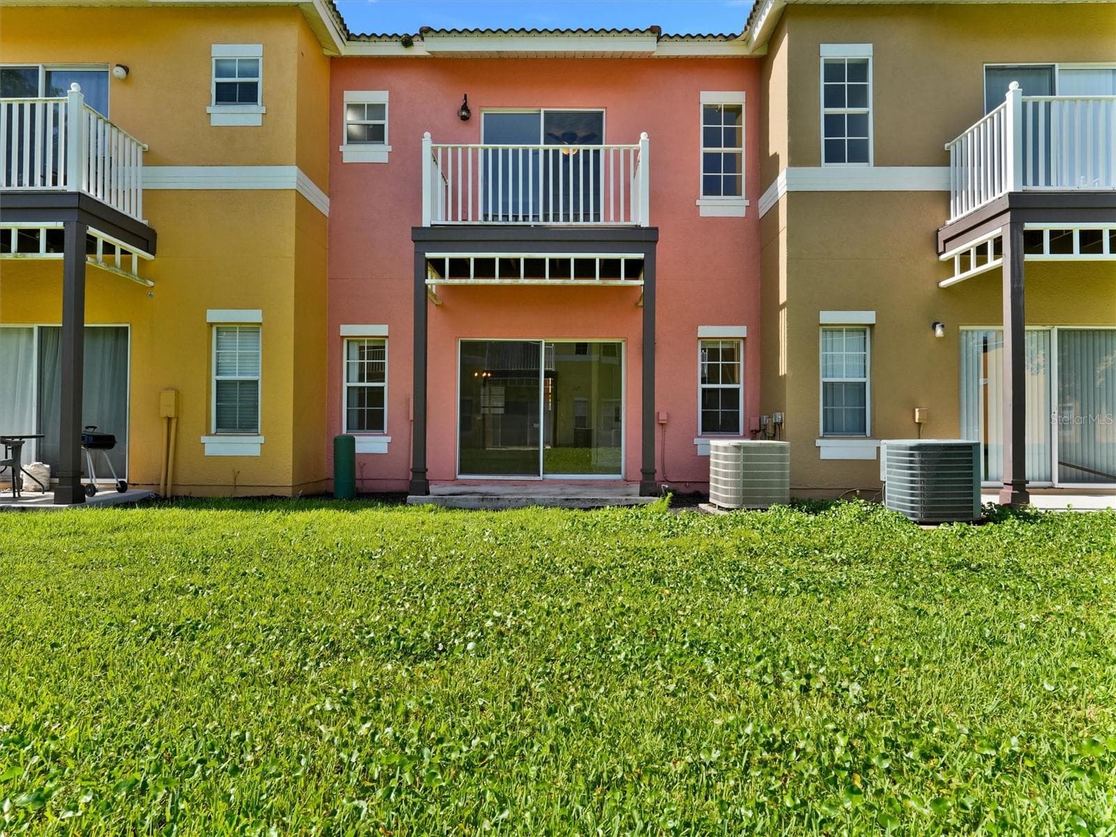 Backyard + Patio & Balcony - 8407 BLUE LAGOON DR, KISSIMMEE
