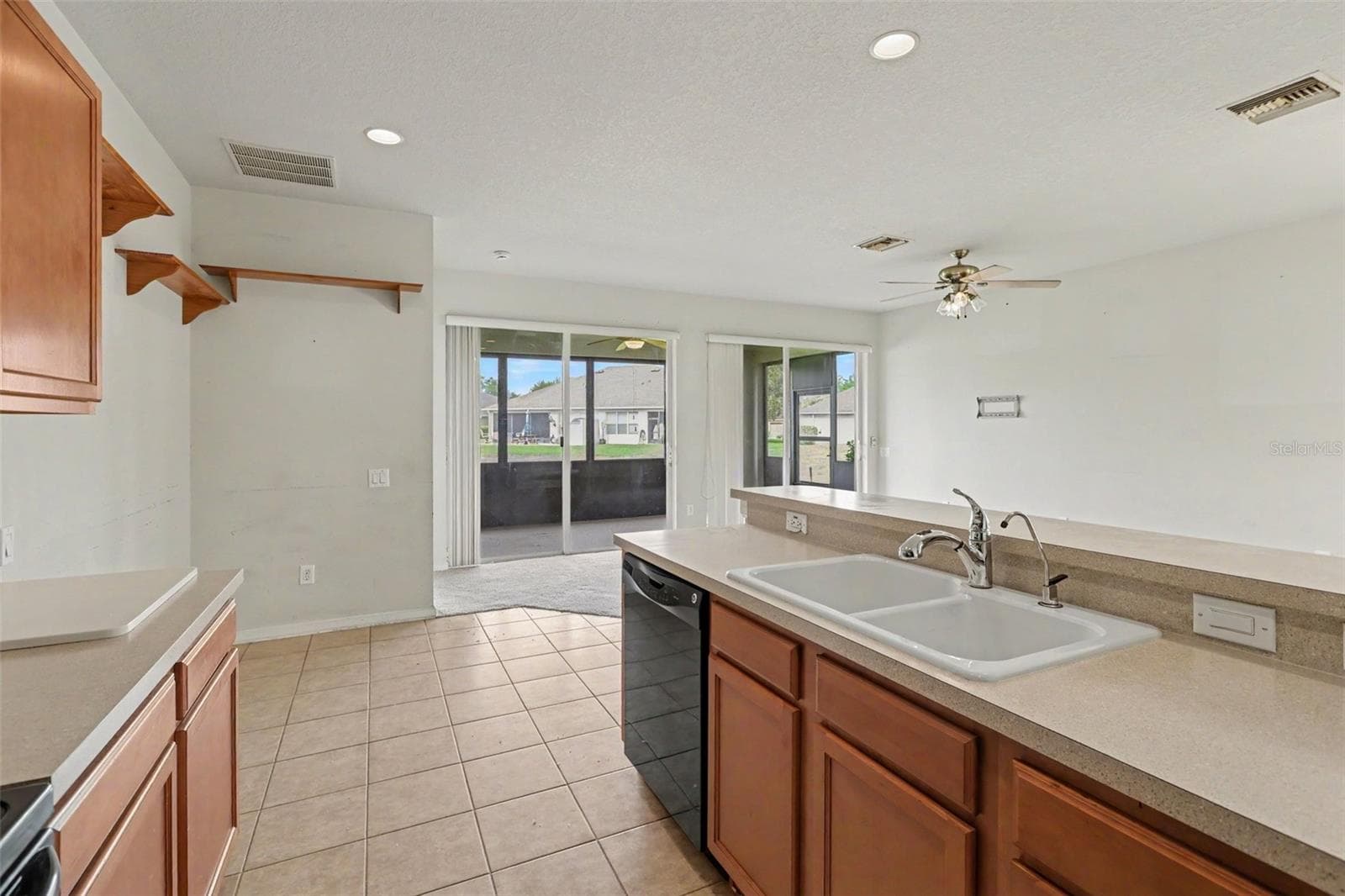 Villa at 13703 CREST LAKE DR, HUDSON, photo 9 of 30