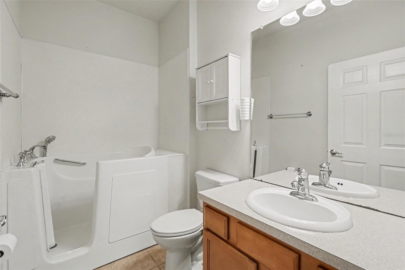 Villa at 13703 CREST LAKE DR, HUDSON, photo 23 of 30