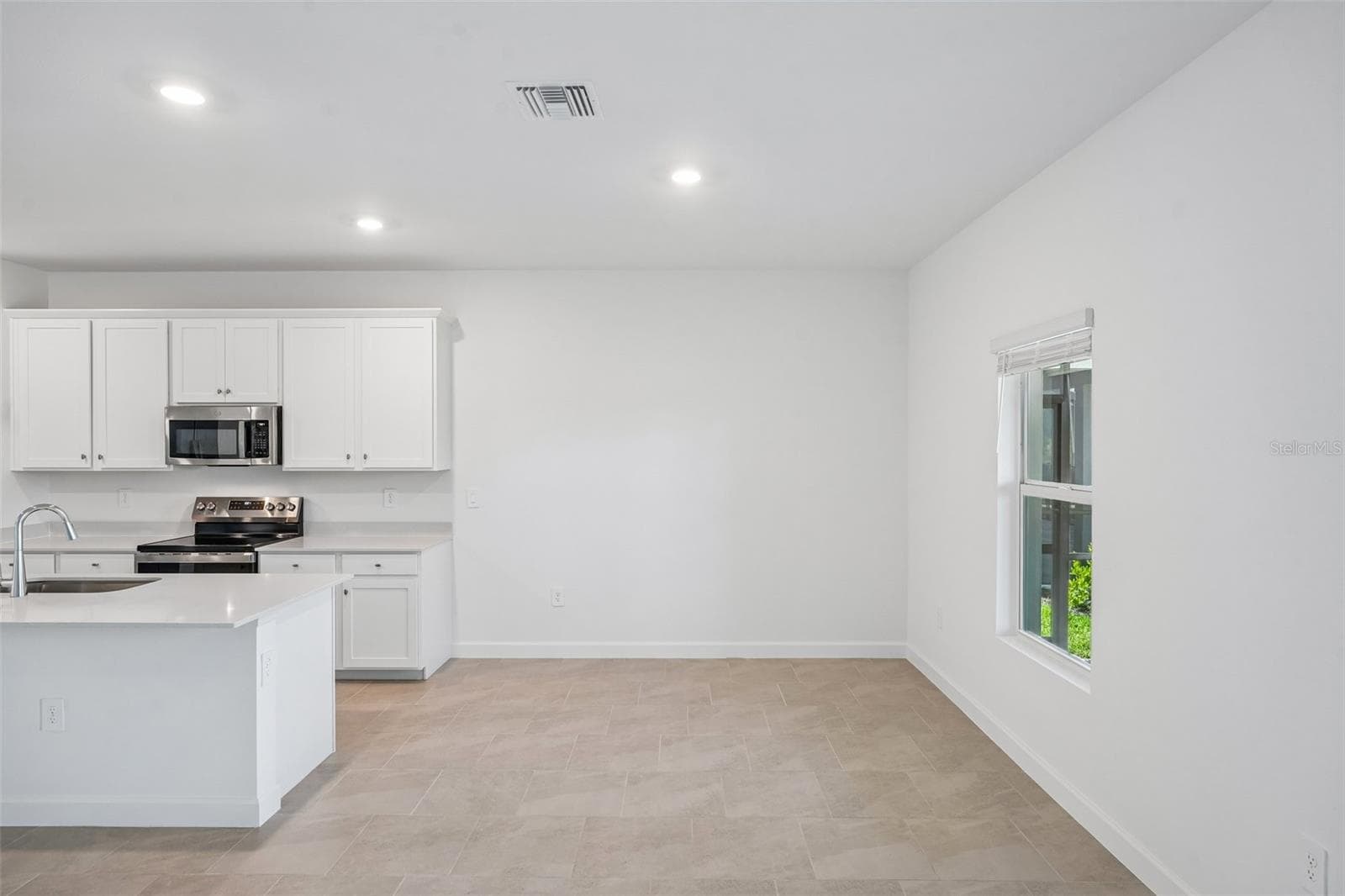 Single Family Residence at 13296 GRASSMERE CT, PUNTA GORDA, photo 14 of 49