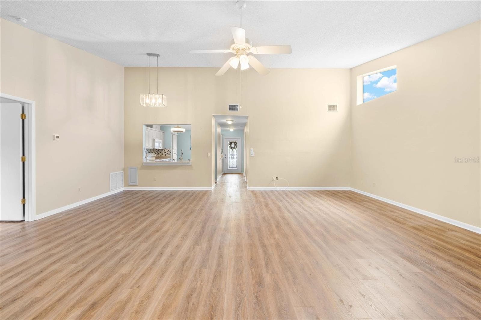 Single Family Residence at 11613 PEAR TREE DR, NEW PORT RICHEY, photo 11 of 37
